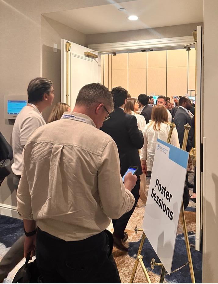 ラスベガスで行われた米国口腔内科学会でポスター発表を行ってきました！ 一般歯科・口腔外科担当Dr. 井坂 日名子